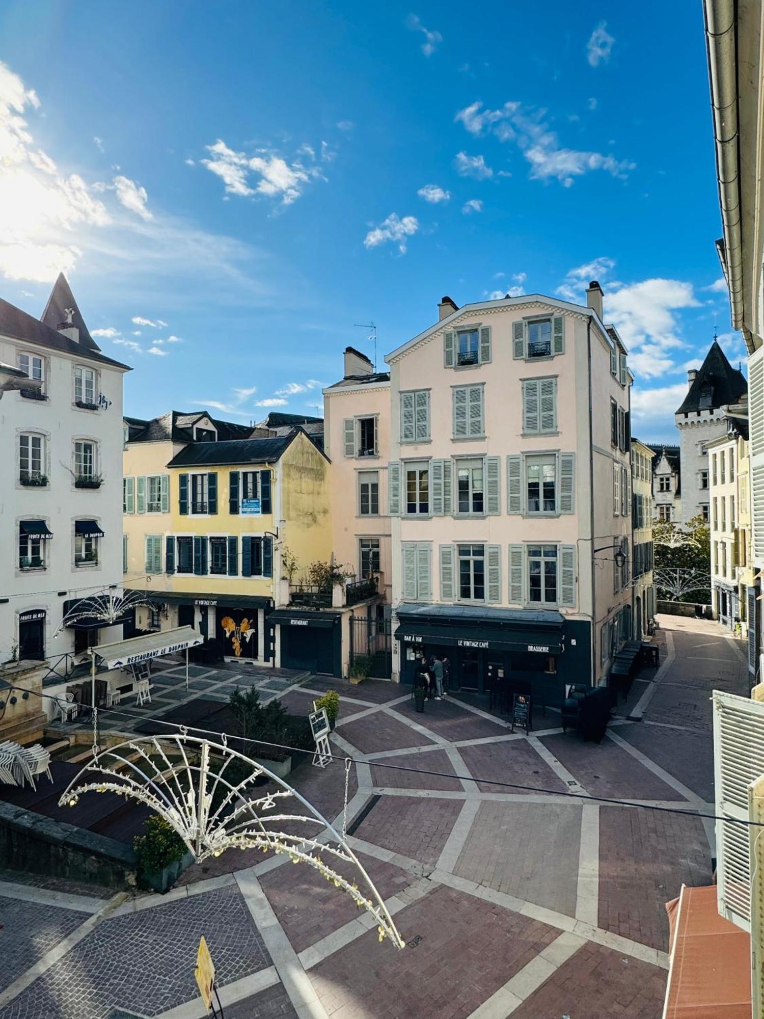 Wonderhost, Au Coeur Du Quartier Du Chateau Pau Esterno foto